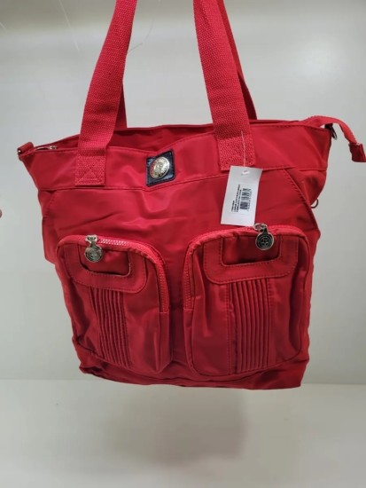 Caractersticas do produto

Tipo de bolsa: Transversal

Material externo: Nilon

Material interno: Tecido
Caractersticas principais
Material externo: Nilon
Cor das alas: da cor
Cor da correia de ombro: da cor
Caractersticas da bolsa
Com fecho: Sim
Outros
Com logo da marca: Sim
Material interno: Tecido
Com forro interno: Sim
Com mecanismo antirroubo: No
Com bolso interno com fecho: Sim